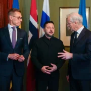Les dirigeants finlandais et norvégien s&rsquo;entretiennent avec Poutine sur l&rsquo;Ukraine avant les pourparlers de paix