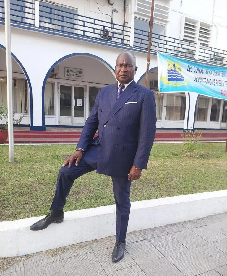 { « title »: « Brice Itoua, nouvel administrateur-maire de Lumumba, s’engage rapidement sur le