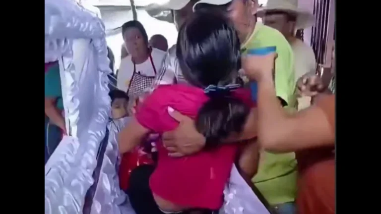 Une adolescente se réveille dans son cercueil pendant ses funérailles au Guatemala