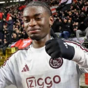 Jorthy Mokio brille en inscrivant un doublé avec l&rsquo;Ajax lors de sa victoire contre Groningue