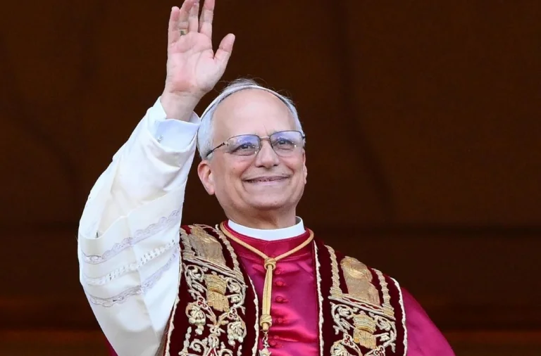Le pape Léon XIV, premier pontife à voter aux États-Unis, exprime son engagement civique