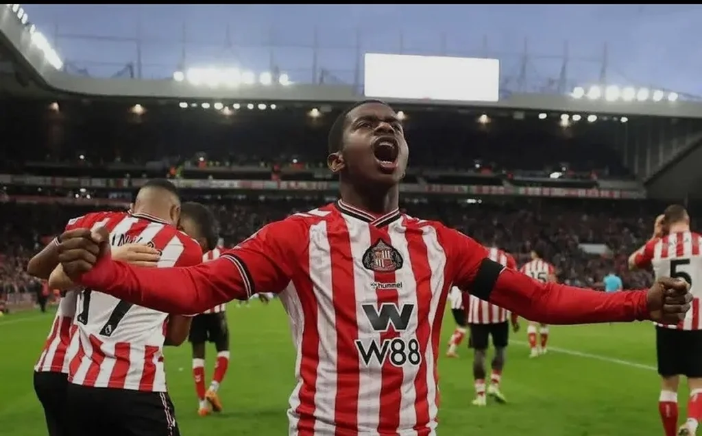 Sunderland AFC s&rsquo;impose grâce aux buts de Jules Ahoka et Noah Sadiki en Europa League