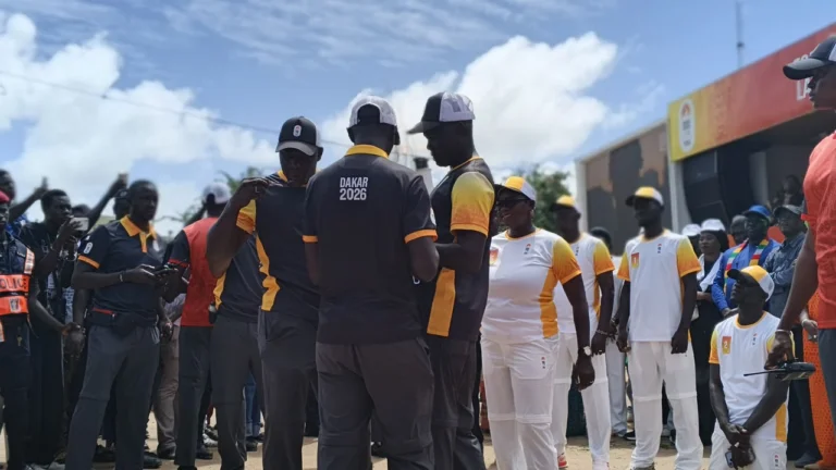 À un mois des JOJ à Dakar, les préoccupations économiques des habitants prennent le pas sur l’événement
