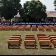 Distribution de 2.000 bancs-pupitres à Mbuji-Mayi pour améliorer l&rsquo;éducation des élèves