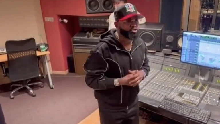 Ferré Gola révèle un extrait de son album Code 16 malgré l&rsquo;annonce de sa conclusion