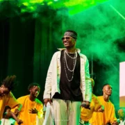 Gally Garvey se remémore ses débuts en menuiserie et sa passion pour la musique