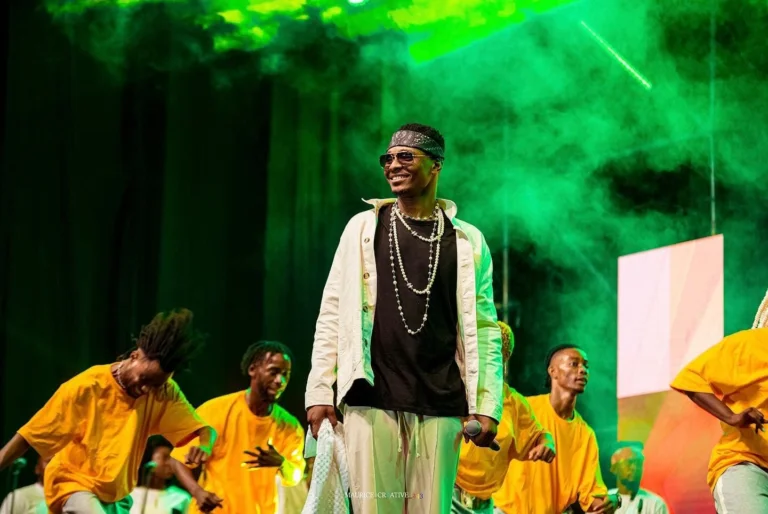 Gally Garvey se remémore ses débuts en menuiserie et sa passion pour la musique