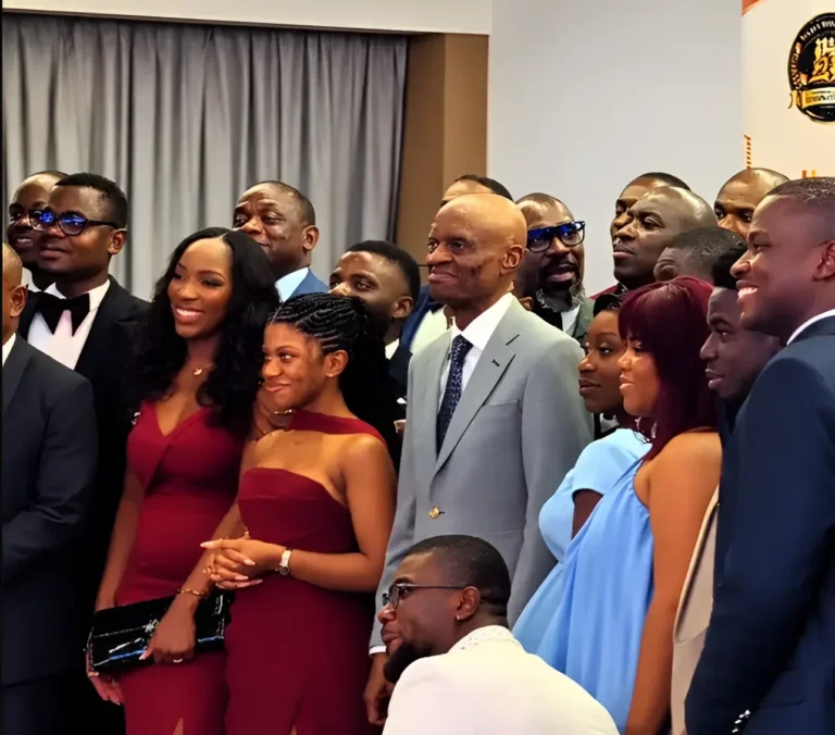 Les commissaires de justice de la promotion « Aggrey Moïse Honoré » célèbrent leur confraternité lors d&rsquo;un gala