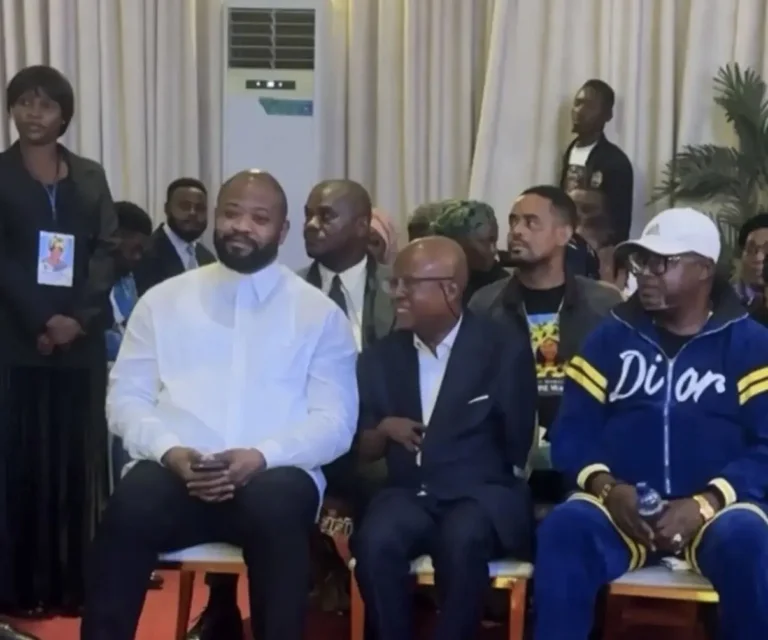 Moïse Mbiye présente ses condoléances à la famille Musoko et Ngiama après le décès d&rsquo;Albertine Mukala Kikanga